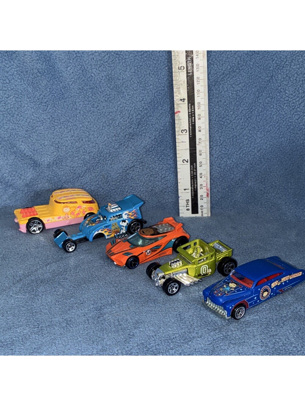 Peanuts Diecast Lot of 5 Toy Cars, collector items